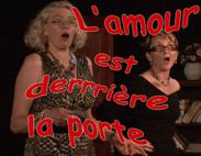 L'amour est derrière la porte
